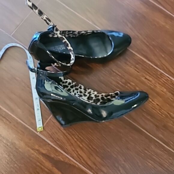 Kenneth Cole Reaction Women Black Patent Shoes S7 W/ankle Strap. Cutesy, Cosplay - Picture 3 of 5